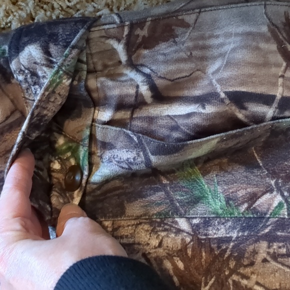 Cabela's fleece realtree camo/cargo pants - Picture 3 of 4